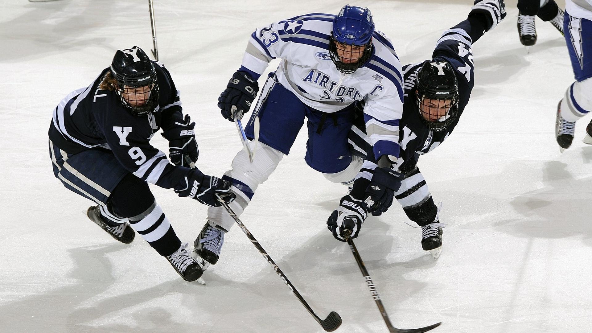塞维利亚豪取连胜，争夺西甲前列
