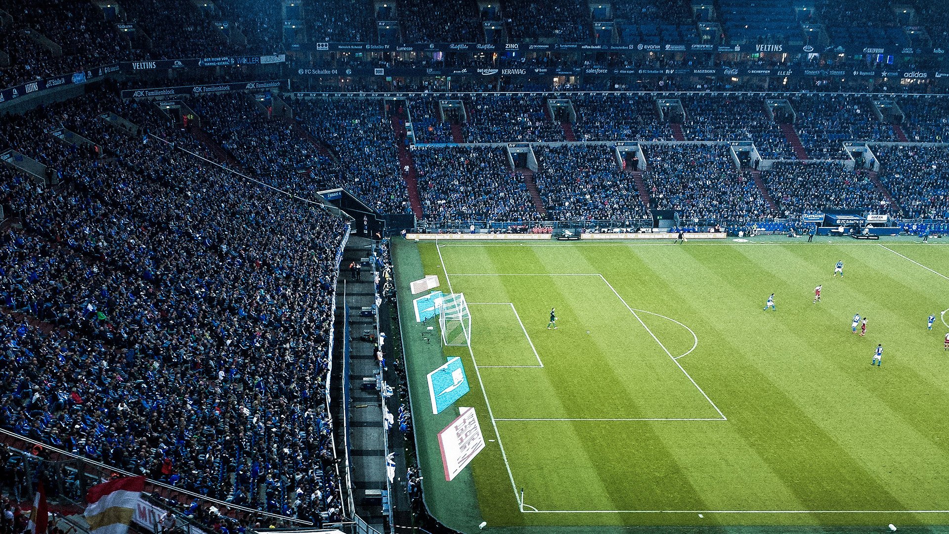 “伊万·戈梅斯的攻防转换能力与敏捷反应，为美洲狮队提供战略核心支持”